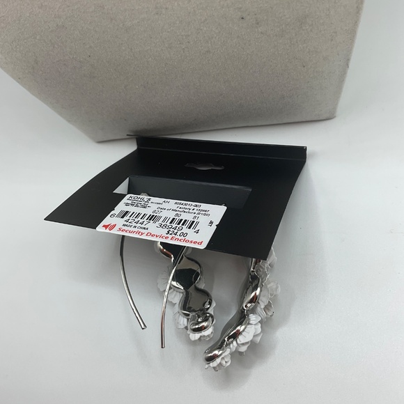 Simply Vera Vera Wang JEWERLY Set
S NWT - Picture 6 of 7